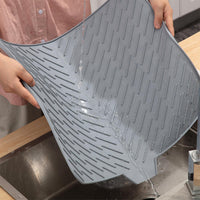 Large Size Silicone Dish Drying Mat with Built-in Drain Lip Dish Drainer Mats for Kitchen Counter Easy-Clean Drainage Pad High Temperature Resistance Tableware Coasters drying mat